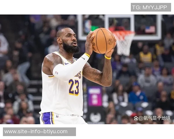 里夫斯称赞詹姆斯训练状态良好期待他强势回归球队